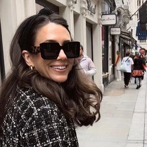 PRADA SUNGLASSES. Hardly worn. Very Good/perfect condition.